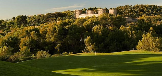 Golfplatz Real Golf de Bendinat Blick auf die Burg